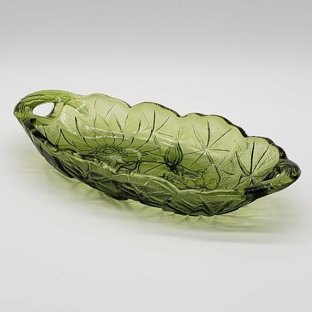 Indiana Glass Vintage Green Lily Pons Oval Handled Pickle or Relish Dish - Picture 9 of 14